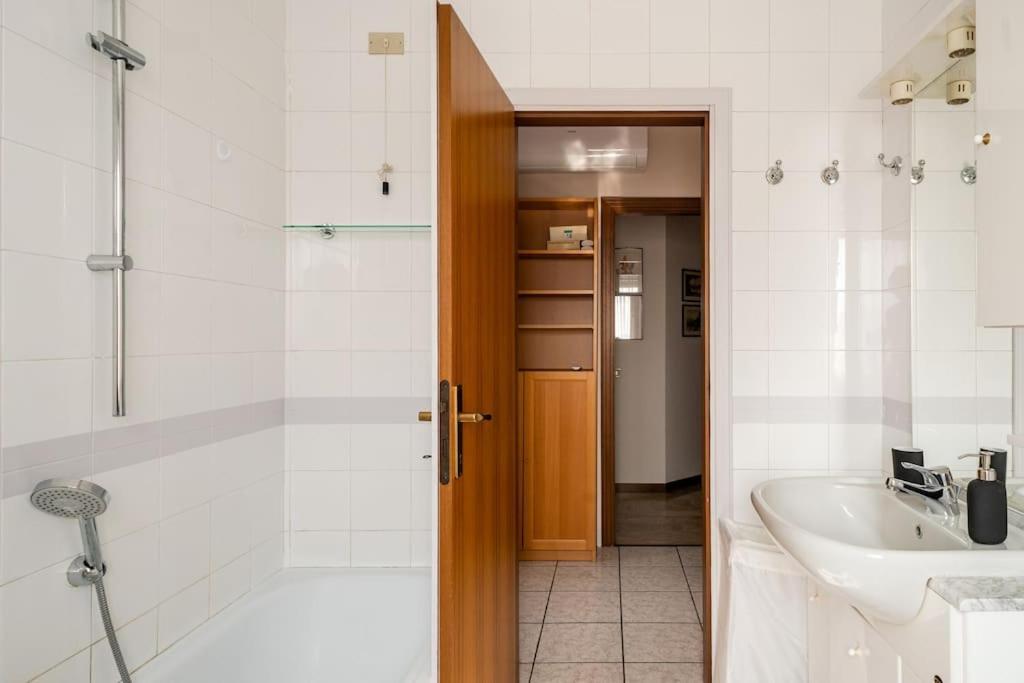 Casa De Rocco No Check In After 19 00 Apartment เบรเชีย ภายนอก รูปภาพ